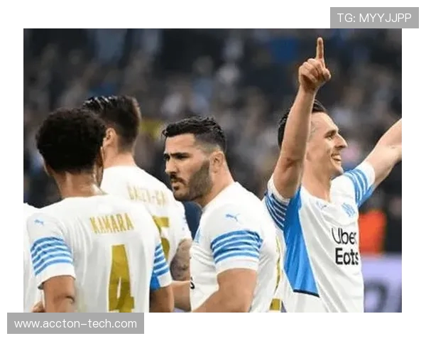 武汉三镇强强对决 展现激情碰撞和技术较量 赛季焦点对战精彩纷呈