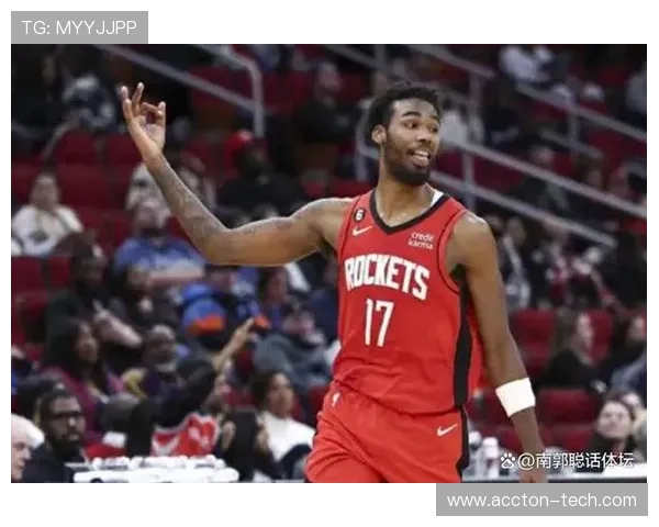 塔里伊森展现潜力成为NBA新星引发球迷热议与期待